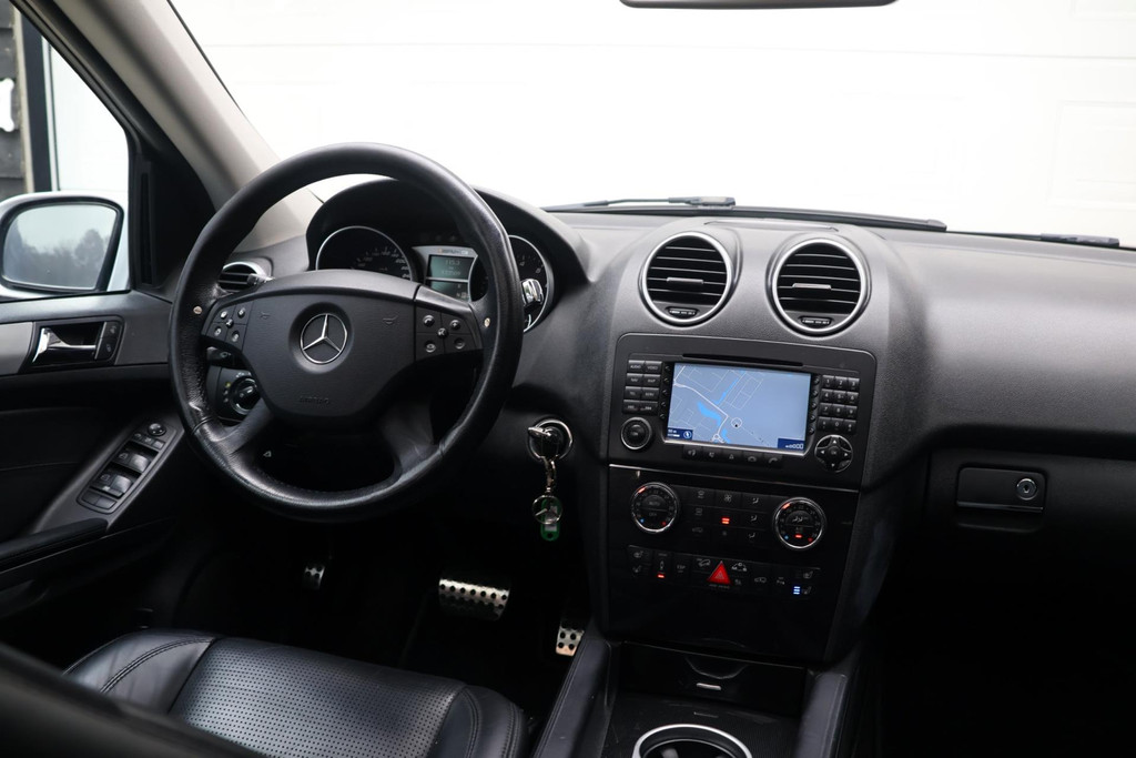 48931104-26.jpg